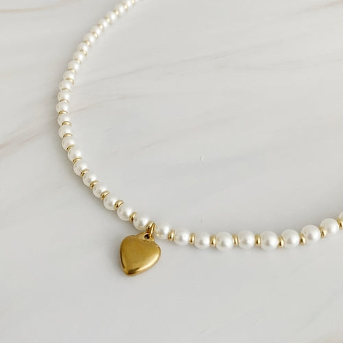 Collar Corazón con Perlas y Dorado - Joyería Elegante