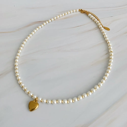 Collar Corazón con Perlas y Dorado - Joyería Elegante
