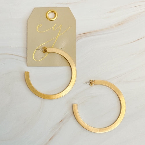 Aretes de Aro Dorados Estilo Satinado - Elegantes
