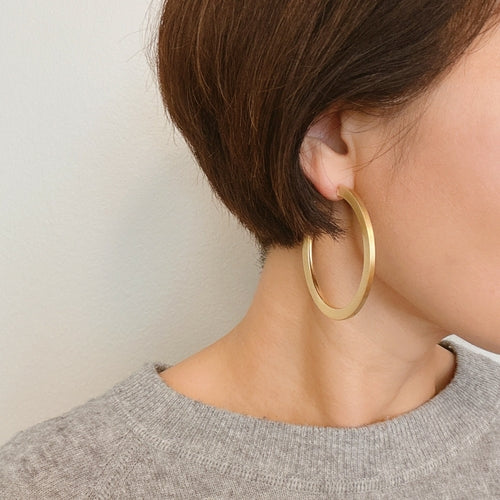 Aretes de Aro Dorados Estilo Satinado - Elegantes